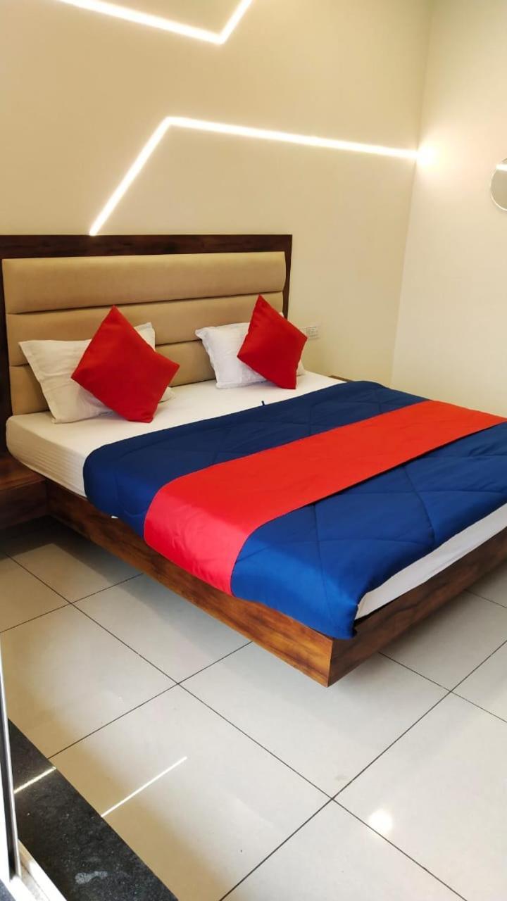 Hotel Kailash Virpur Luaran gambar