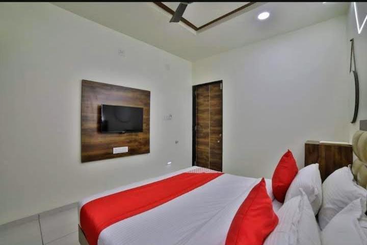 Hotel Kailash Virpur Luaran gambar